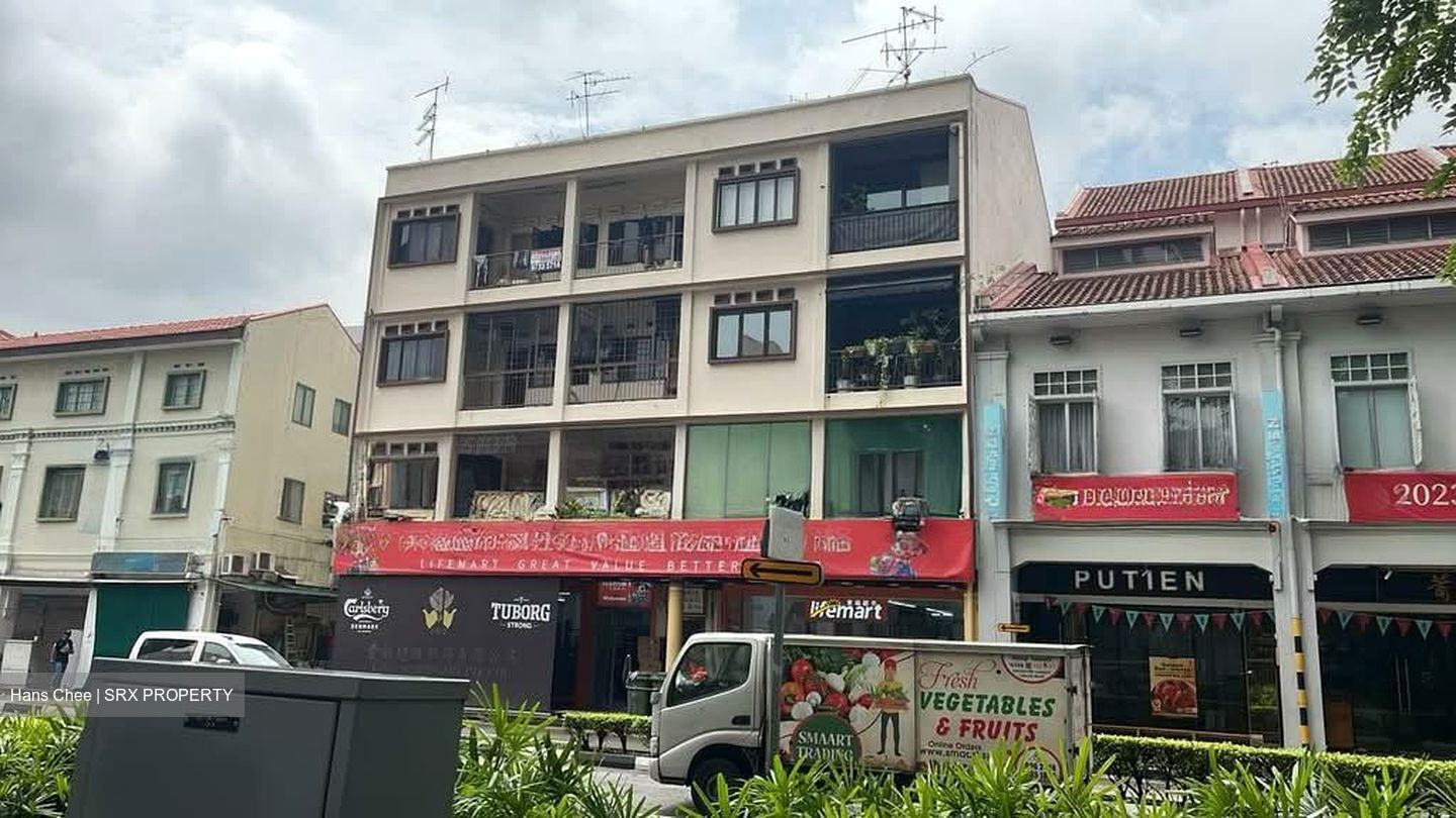 Kitchener Road (D8), Terrace #588817271